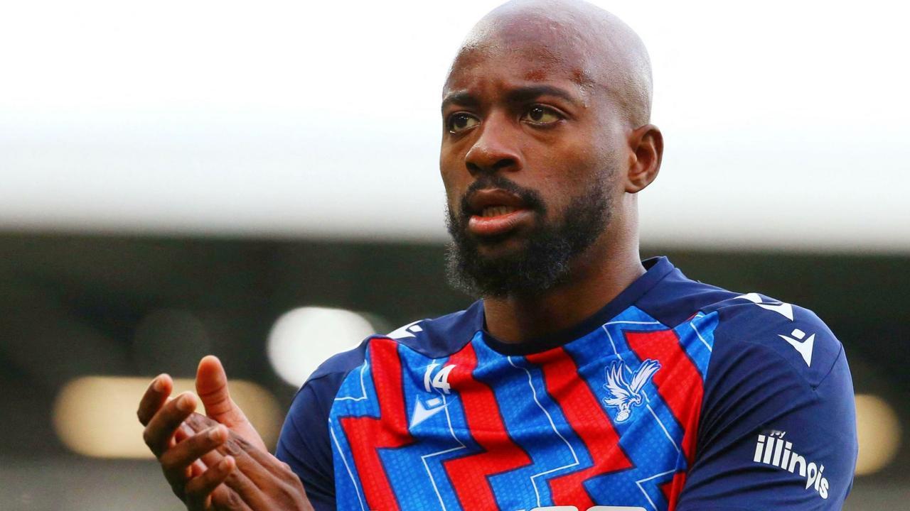 迪马济奥报道，尤文报价200万欧租借费+2800万欧的强制买断条款遭拒。
水晶宫