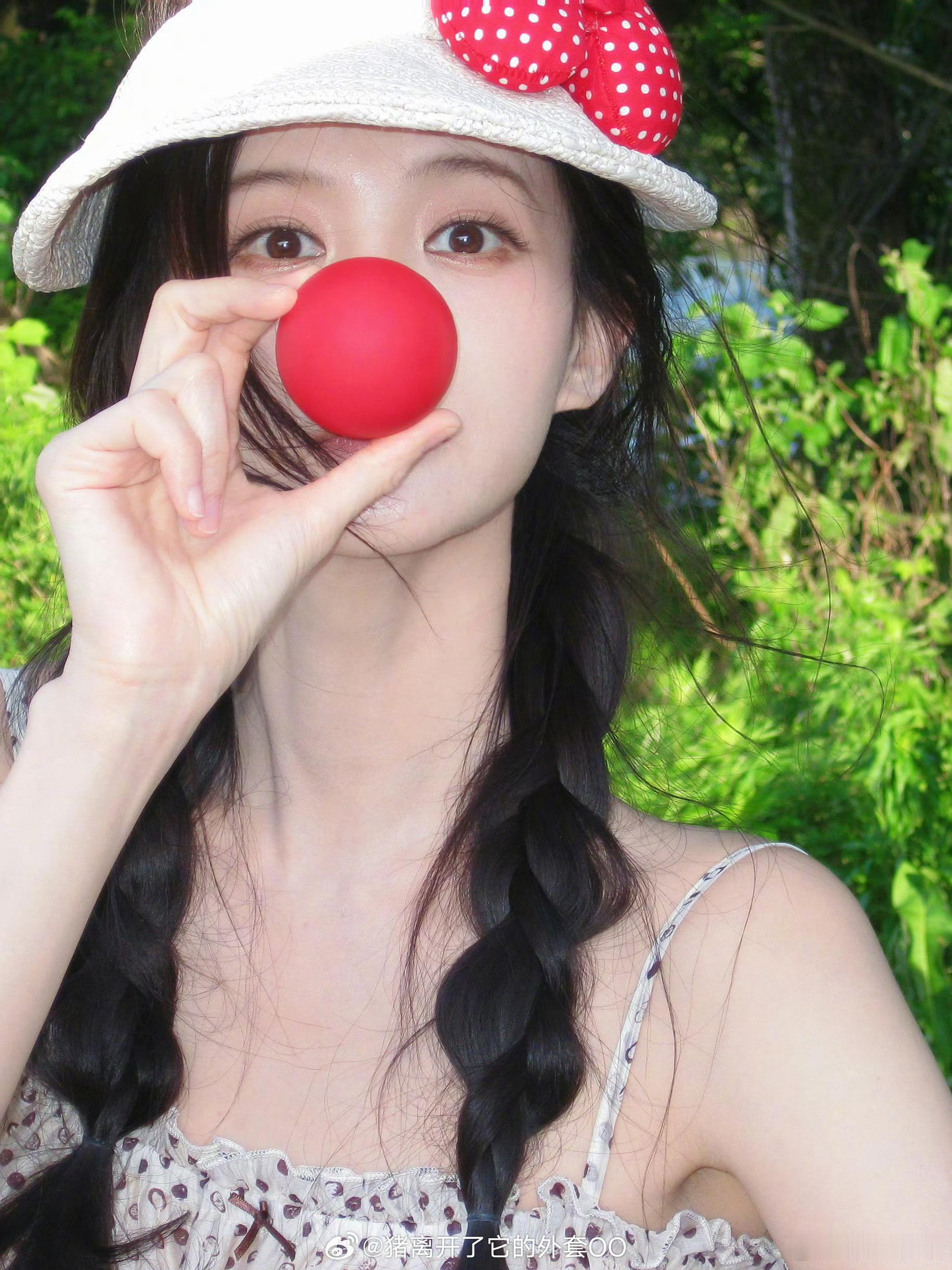 李一桐今日份营业大片，甜美元气少女！！