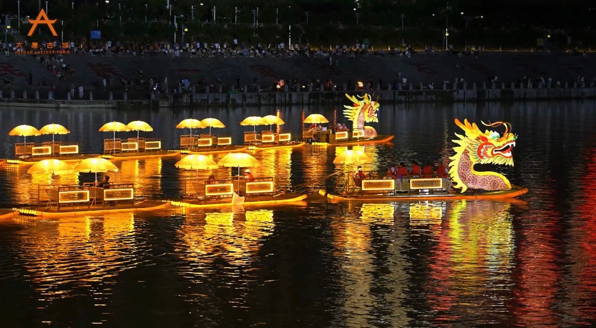 去湖南澧水河打卡板板龙船 大庸古城夜游升级！旅行清单加上它大庸青春芒果演唱会