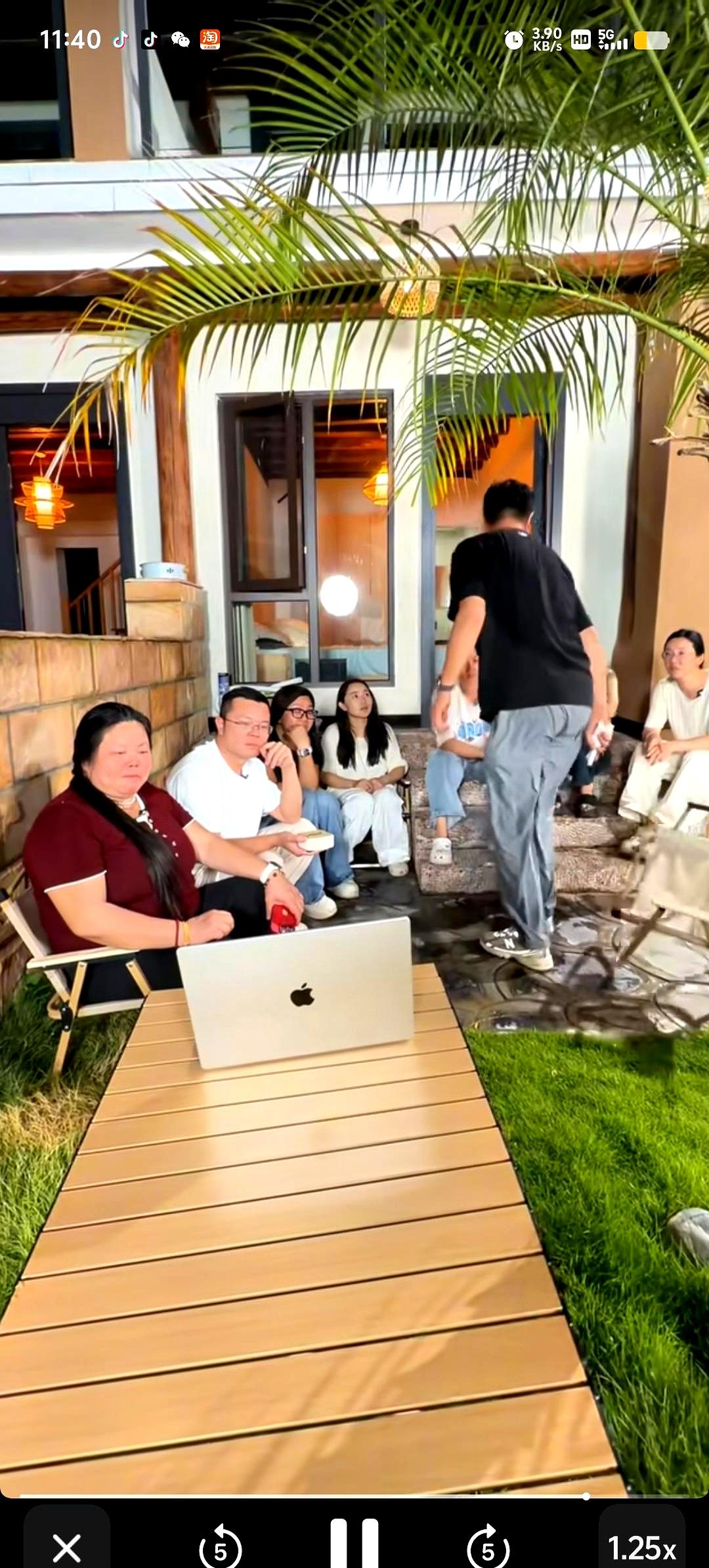 吃个大锅饭硬生生给演成琼瑶剧，你们身边有没有这种随时随地给自己“加戏”的亲戚？
