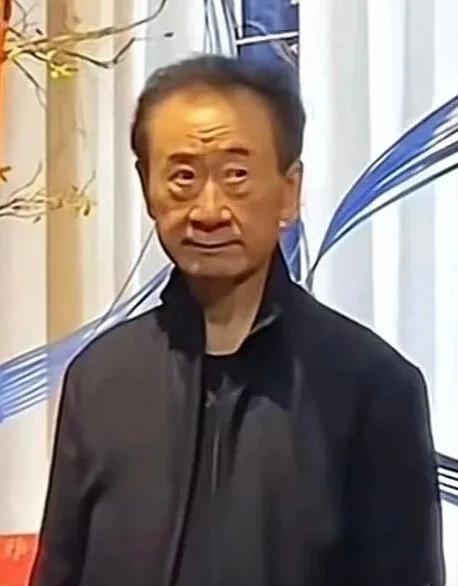 今日分享随手拍照片几年不见，王总怎么如此憔悴？这几年他都经历了什么！