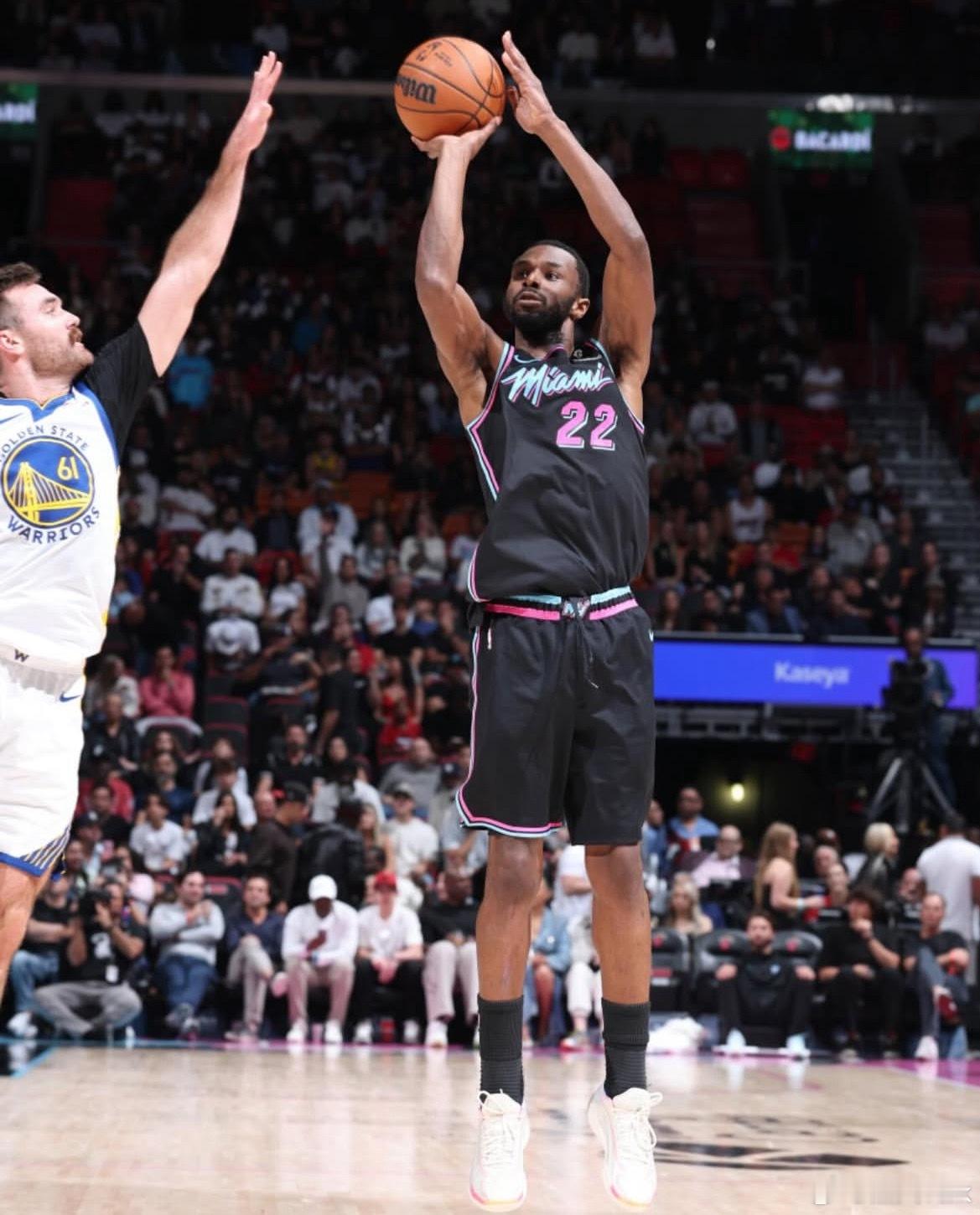 明天9点，活塞vs热火，评论嘴哥得分，最早正确的请你喝奶茶！活塞vs热火新赛季篮