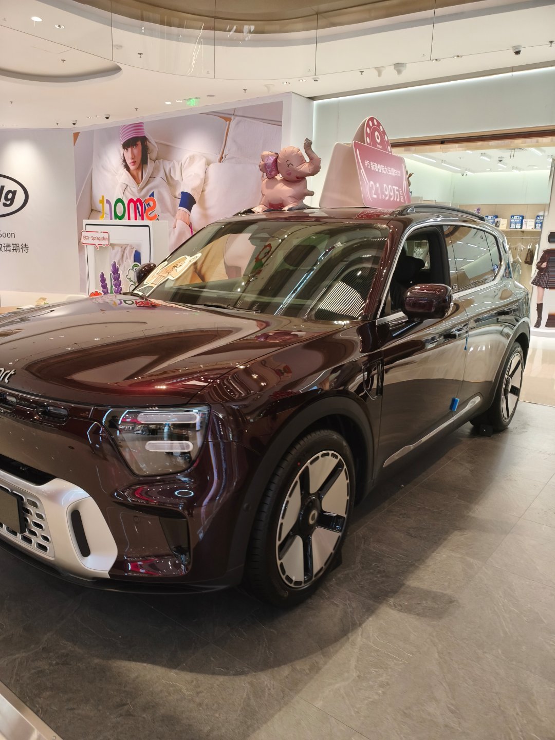 还是不太懂，smart出一个一点也不smart的车子意义在哪里。。。。 