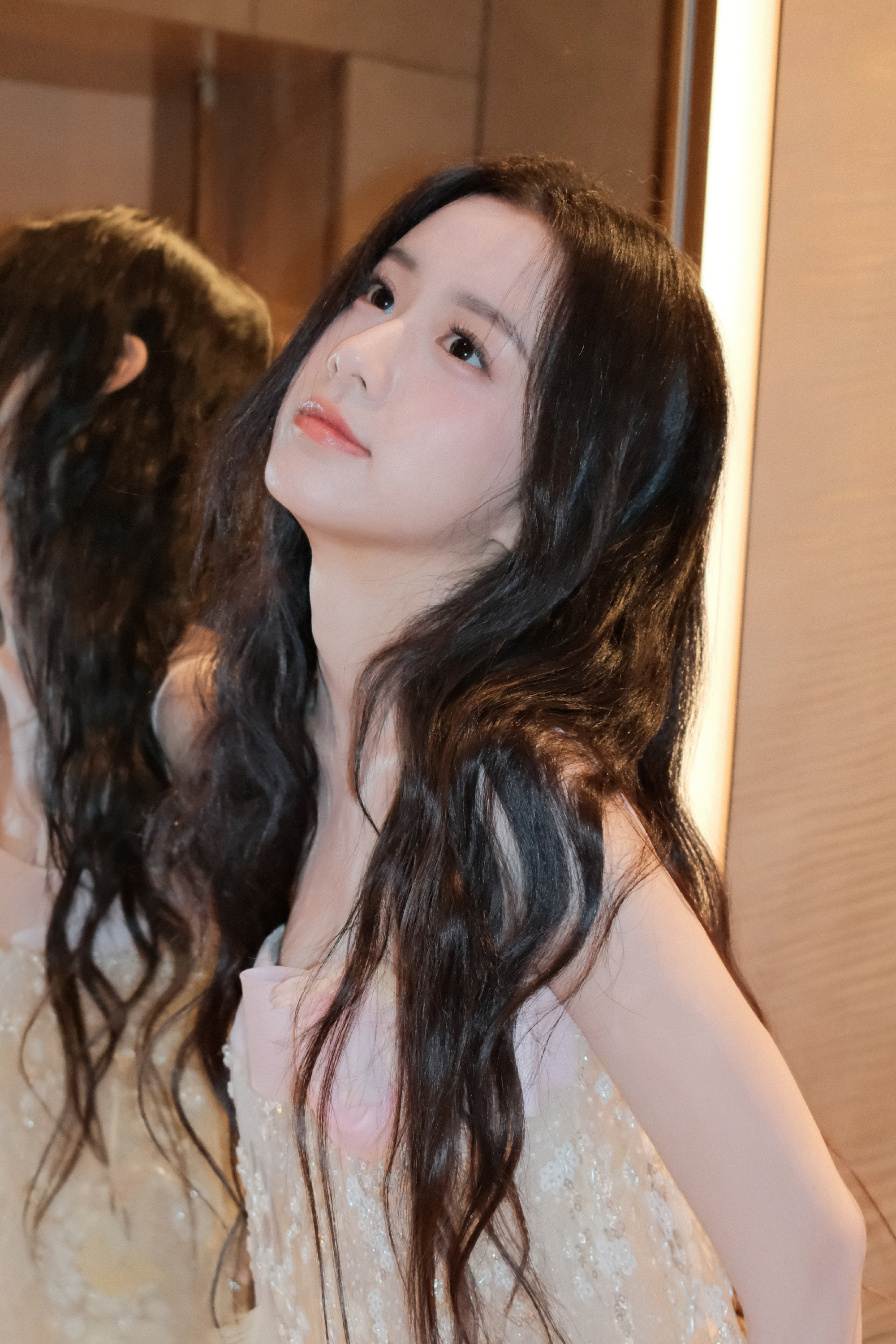 包上恩[超话]包上恩水龙吟包上恩 千金公主 抖了抖她的库存～[好喜欢]裙摆上的羽