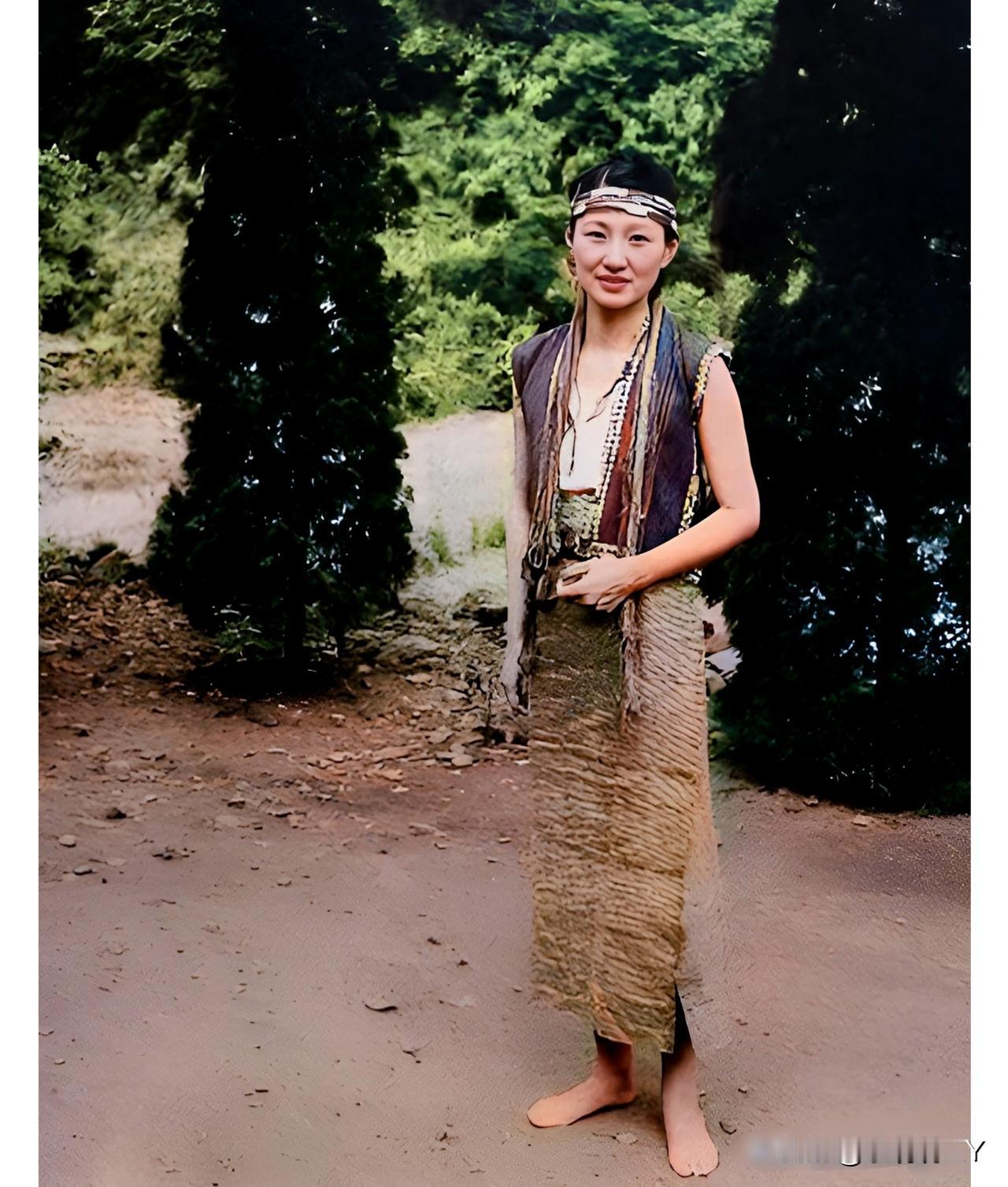 这便是让张学良一见倾心的赵四小姐幽禁期间的真实模样，大家瞧瞧！这而非演员饰演，确