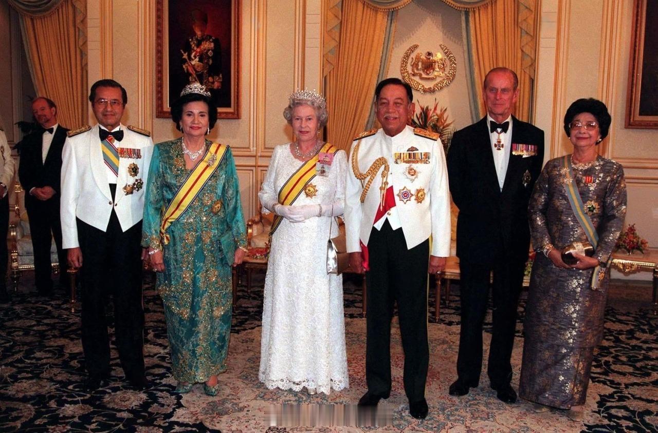 英国王室[超话]  1998年9月22日，伊丽莎白二世女王和爱丁堡公爵菲利普亲王