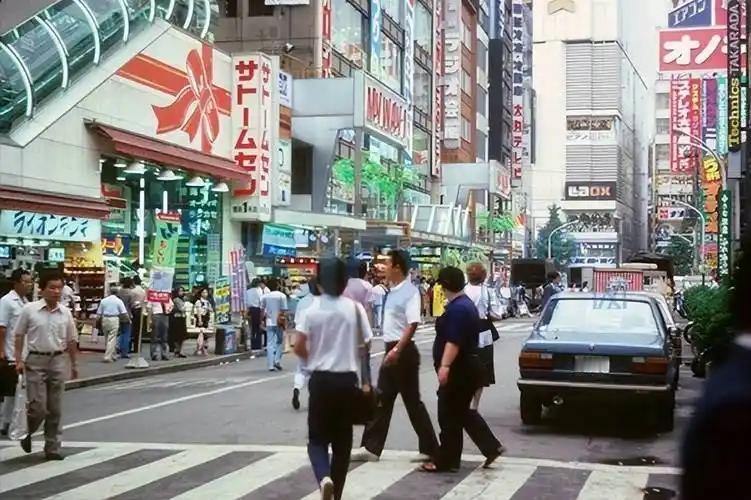 如果说上世纪90年代是日本的时代，那么本世纪20年代就是日本没落的起点！

曾经