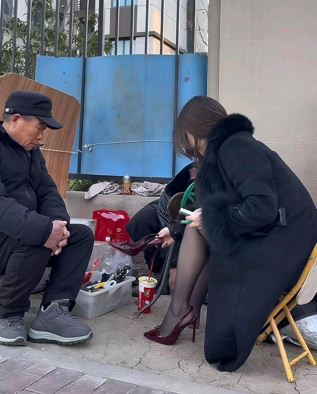 修完鞋之后还附带质量检测，就问你这鞋修的放心不？