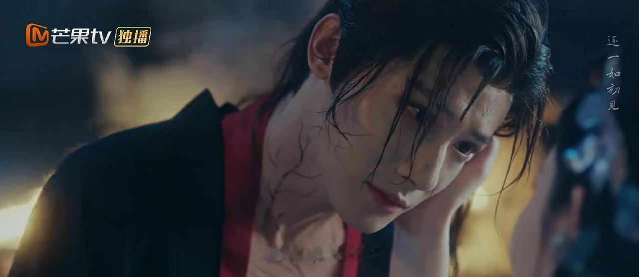 哇，沈谬在水牢里熬毒这一段，郑业成委屈演得好好。有些时候甚至看不清他的眼睛，但是