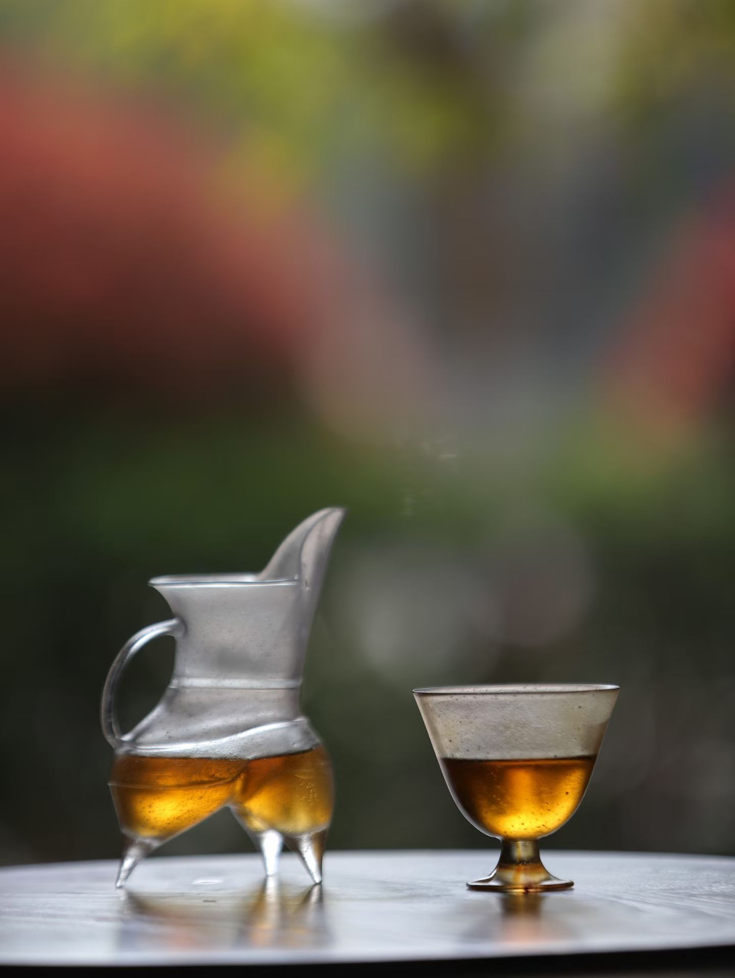 茶道  茶，在中国文化中一直都是儒雅的化身，始终呈现出温和之美，喝茶可以使人获得