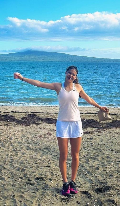 甜妹拉杜卡努享受假期中～ 