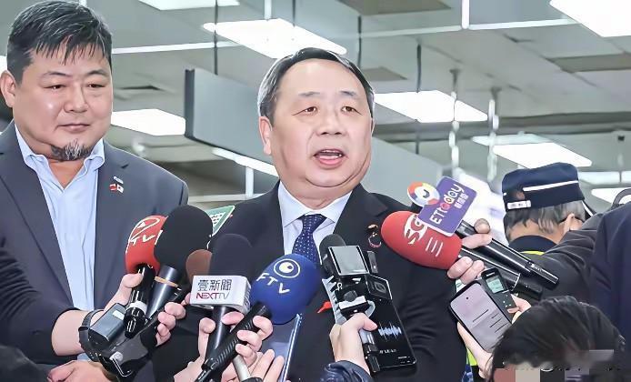 蔡正元一句话点破了脊梁骨：石平这种人，比汪精卫更可恶！这话虽然听着刺耳，但细想真