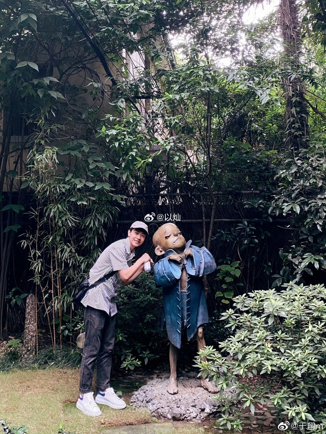 于翔向全世界安利于翔 于翔 他们仨环游世界         走自己的道路，看自己