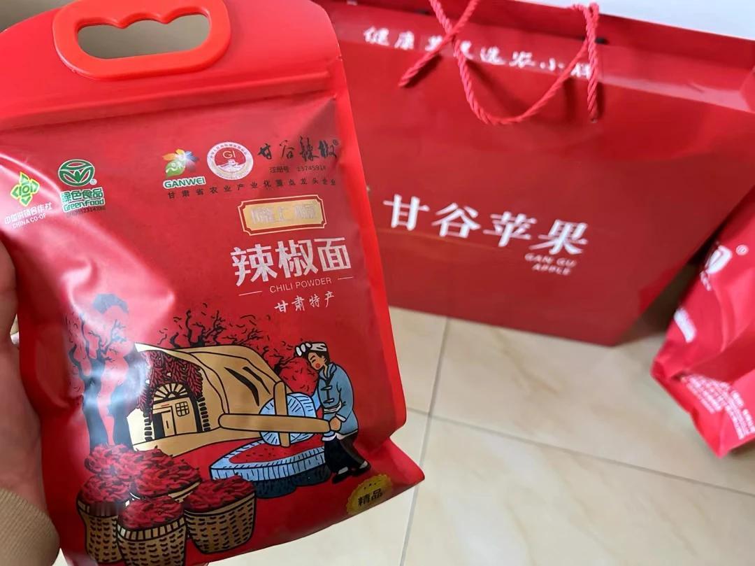 一年前给甘肃一个哥弄了一个福克斯，当时很满意。

甘肃麻辣烫火了，昨天给邮寄了苹