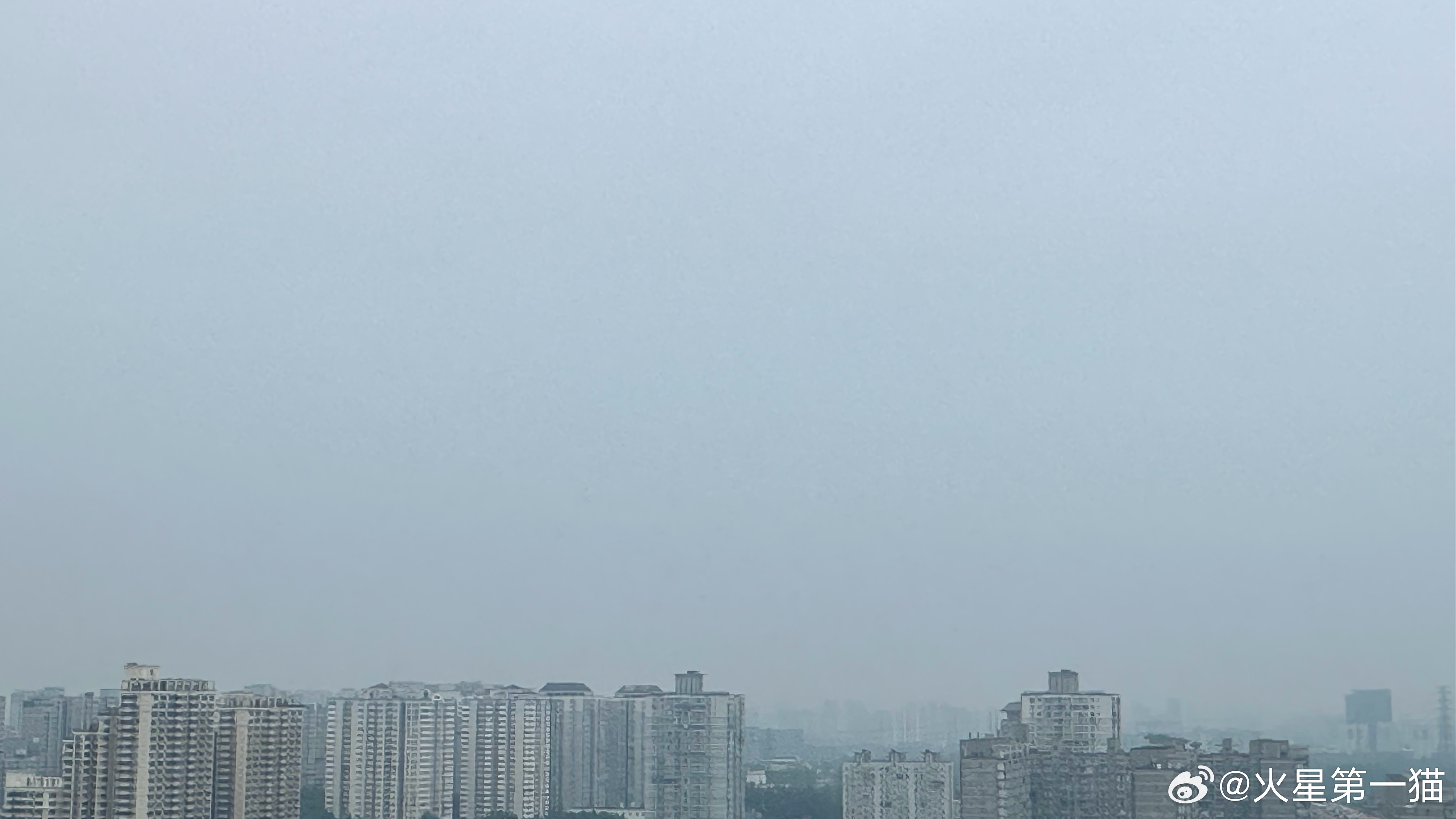 6:01 惊风飘白日，光景驰西流。与火星第一猫一起早起看日出