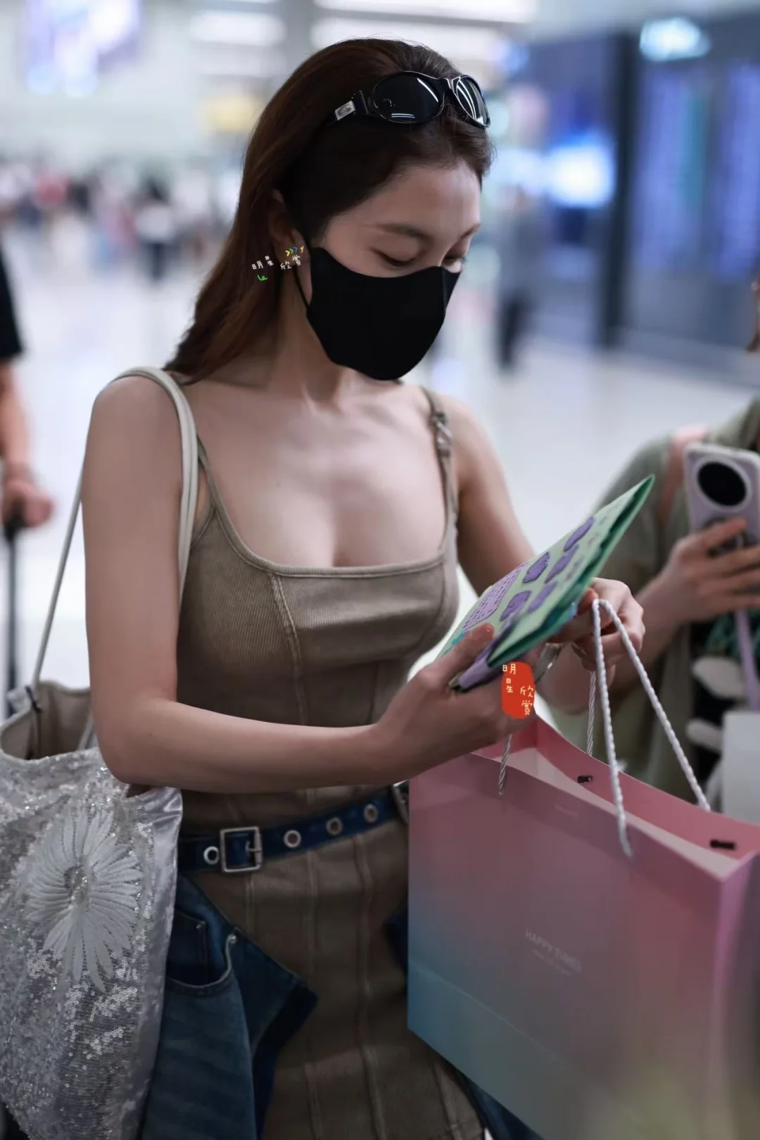 今天是辣妹风张小婉
