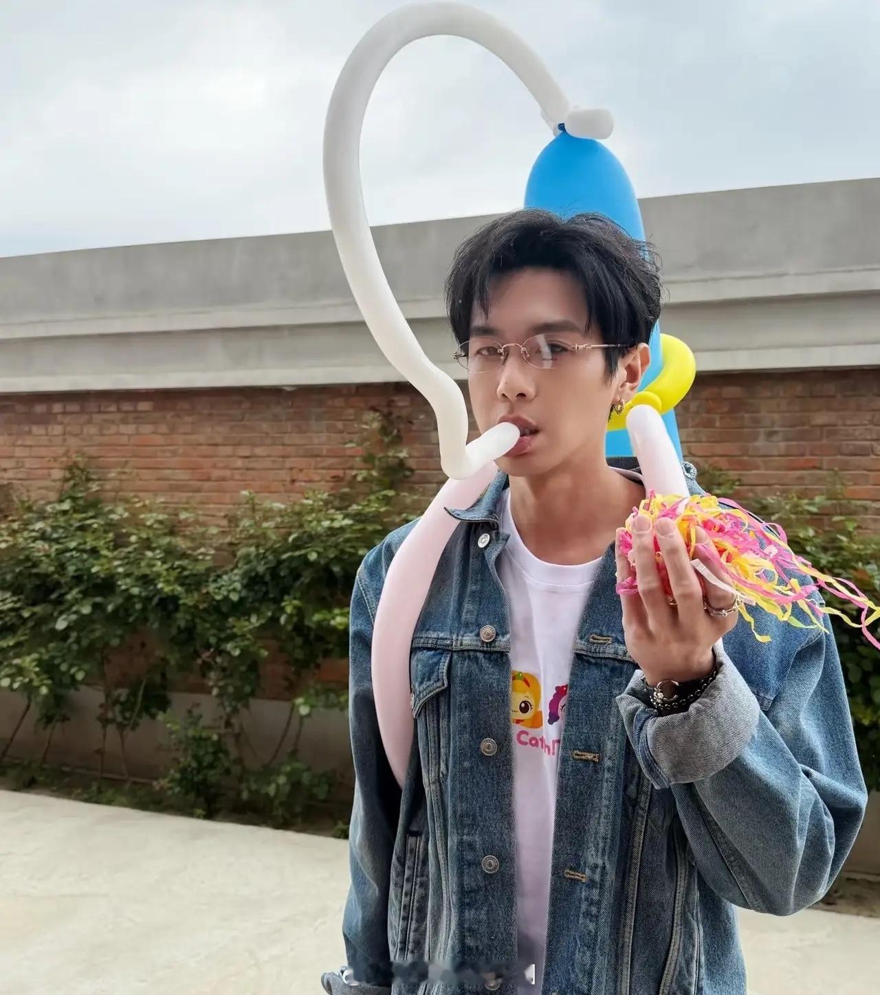 张若昀为女儿办6岁生日派对，小姑娘简直就是小公主啊！这对父母简直太养眼了，这么大