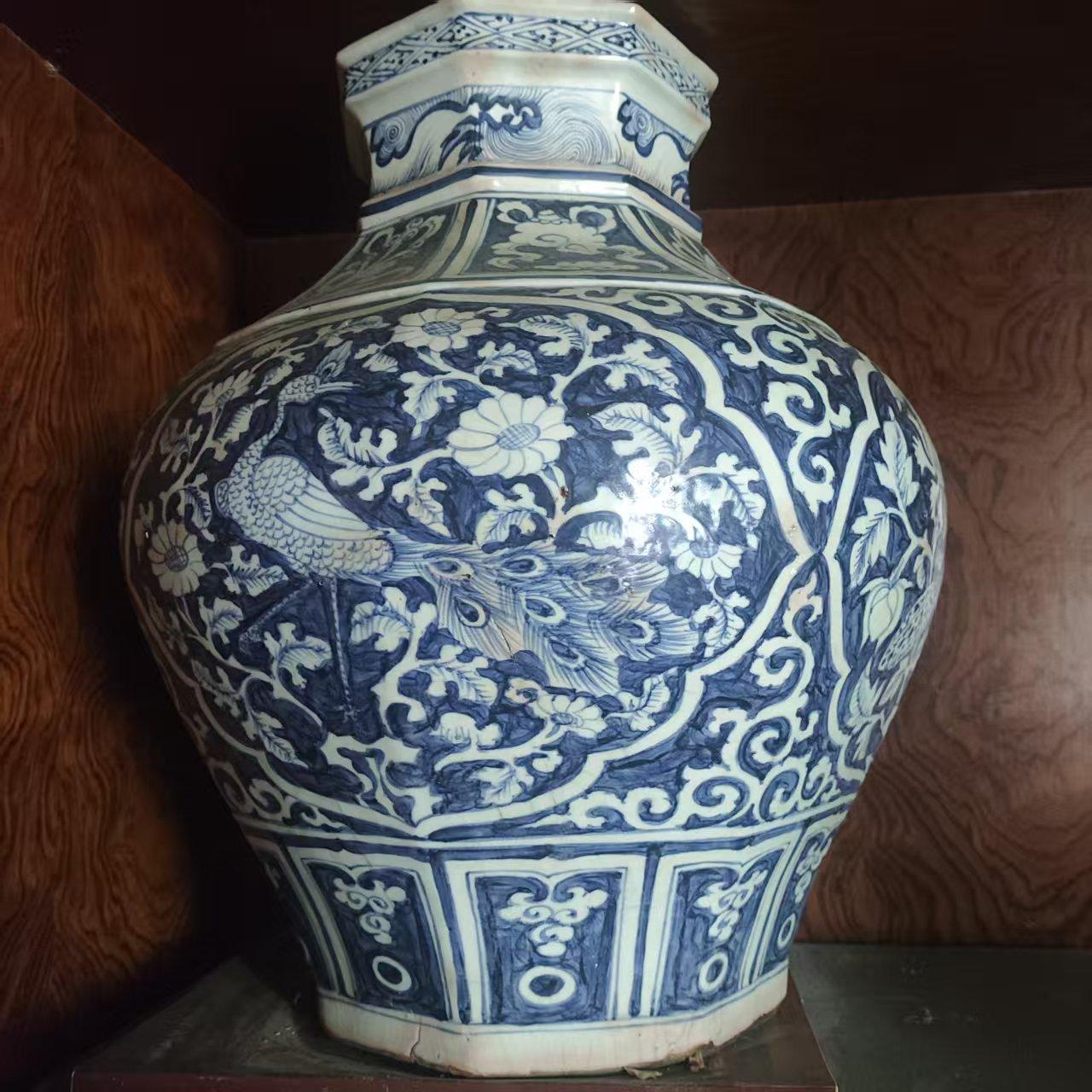 元青花为什么这么珍贵?

论《元青花珍贵》
 
陶溯唐宋，彩肇至元；瓷开青史，价