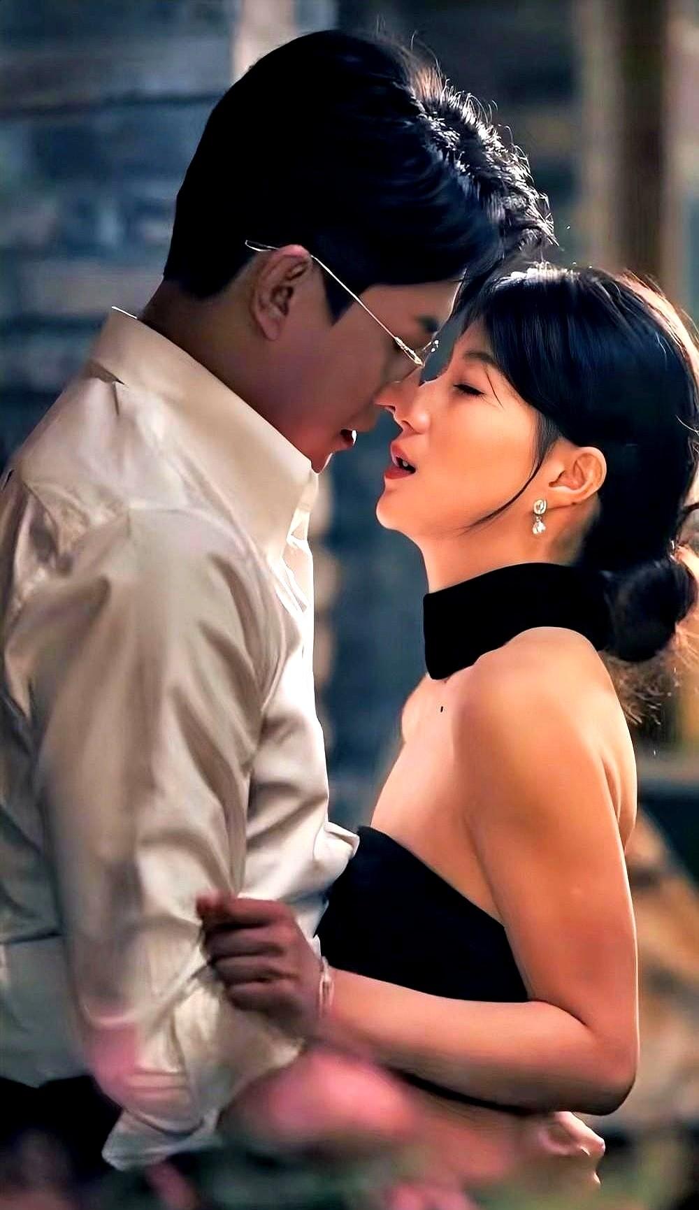 《掌心窥爱》这热度，感觉全靠刘萧旭一个人扛。

全网热度冲破8500万，单日最高