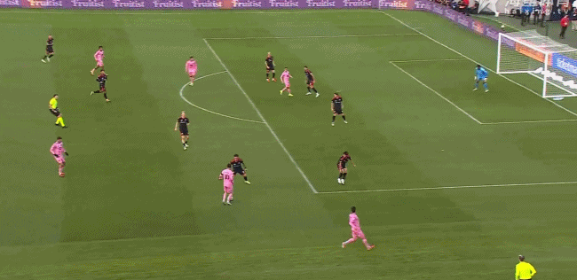 差一点点点点点点点！！！！梅西禁区外远射，皮球擦柱而出华盛顿联vs迈阿密国际