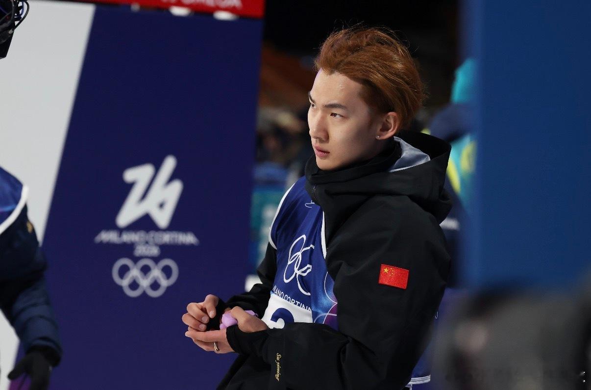 苏翊鸣疑似被日本裁判压分赛场总有争议，但热爱从不打折。苏翊鸣的每一次腾空、每一次