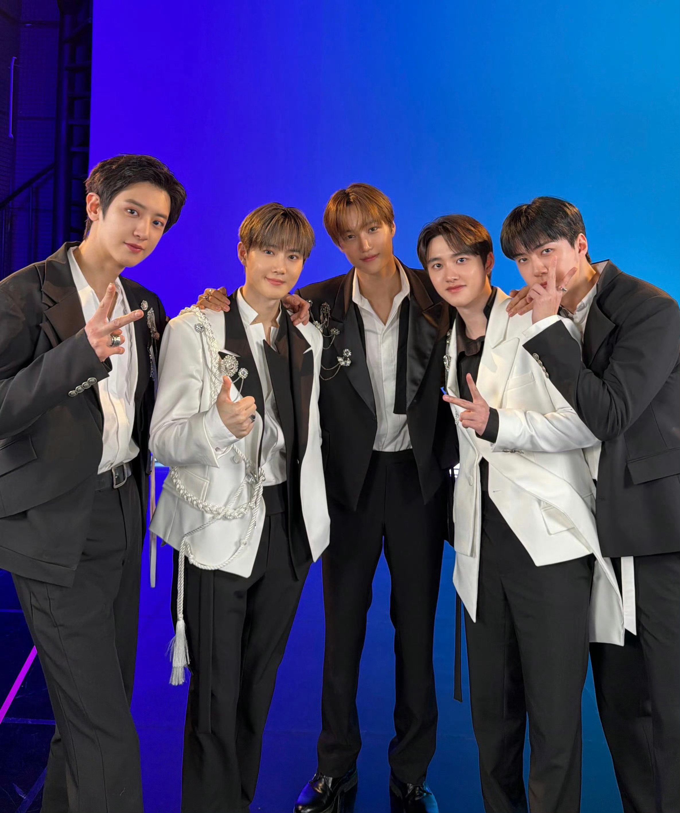 EXO爬梯子2月播出 EXO团综爬梯子世界旅行5将于2月份播出 