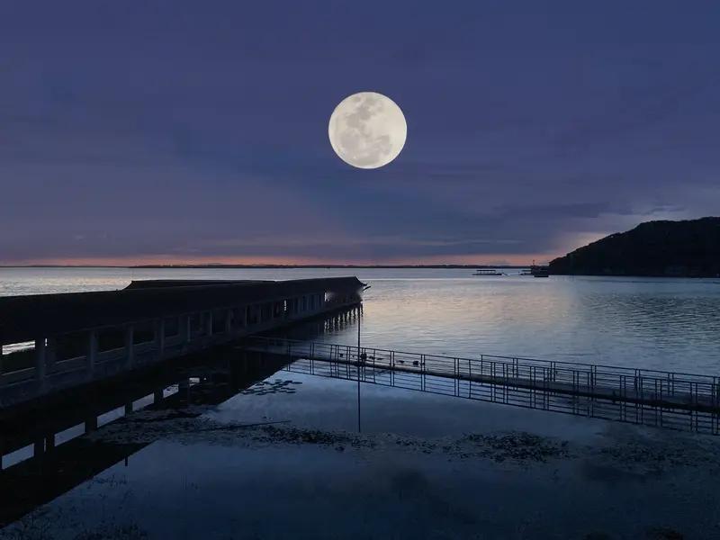 诗友上联：水中观月色；诚邀下联钱上看人情