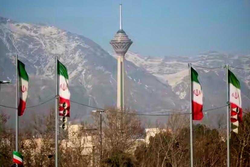 美军基地成靶子？伊朗军方撂狠话：别轻易踩红线

美军在中东的那些基地，现在可能真