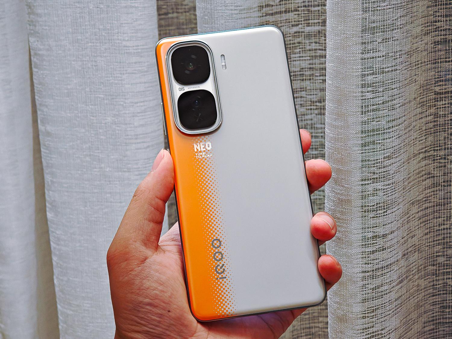 iQOONeo10系列  iQOO Neo 10 Pro拉力橙配色，有没有一点赛