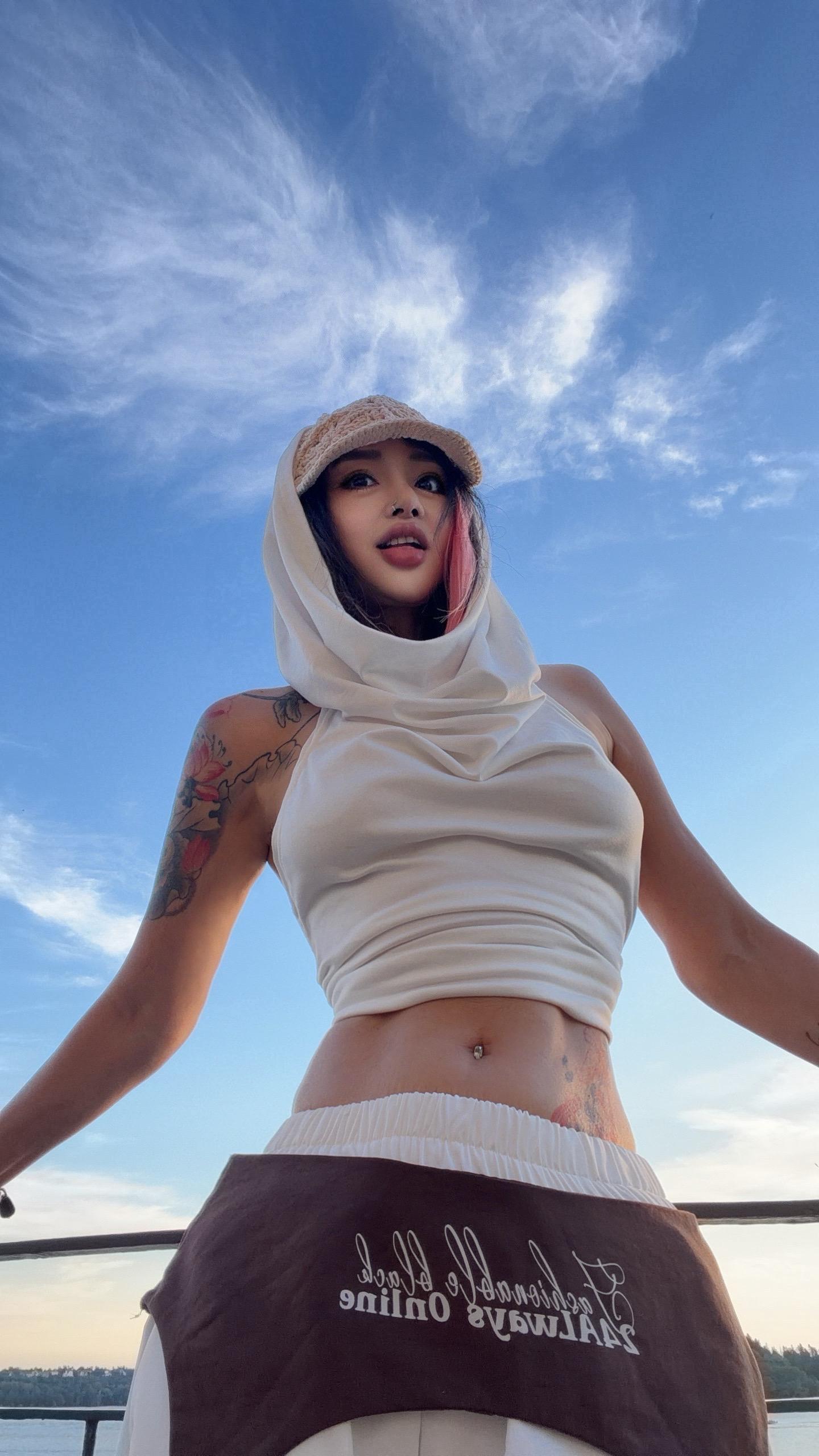 辣妹穿搭 美式辣妹穿搭 欧美ootd 纹身女孩 欧美风