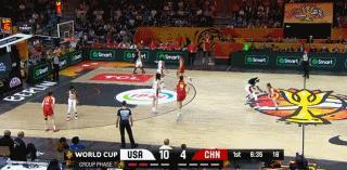 外线空位三分投出三不沾，篮下空位机会打不进！
半场落后20分，已经算是美国女篮收