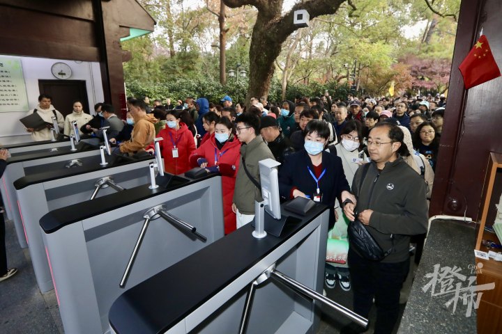 灵隐飞来峰免票首日，到底有哪些新变化？打车去在哪里下车？橙柿记者亲身体验