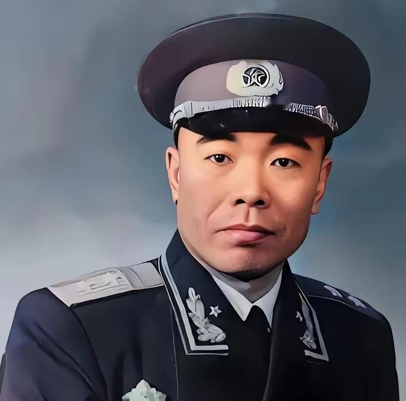 1955年授衔仪式上，曾泽生中将热泪盈眶。这位原国民党60军军长1948年率部起