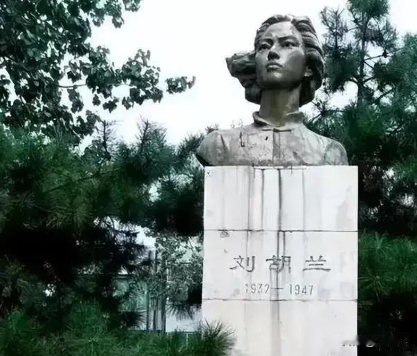 在50年前的小学语文课本里，充满了英雄观念以及舍身忘死为国捐躯的诸多高大形象，这