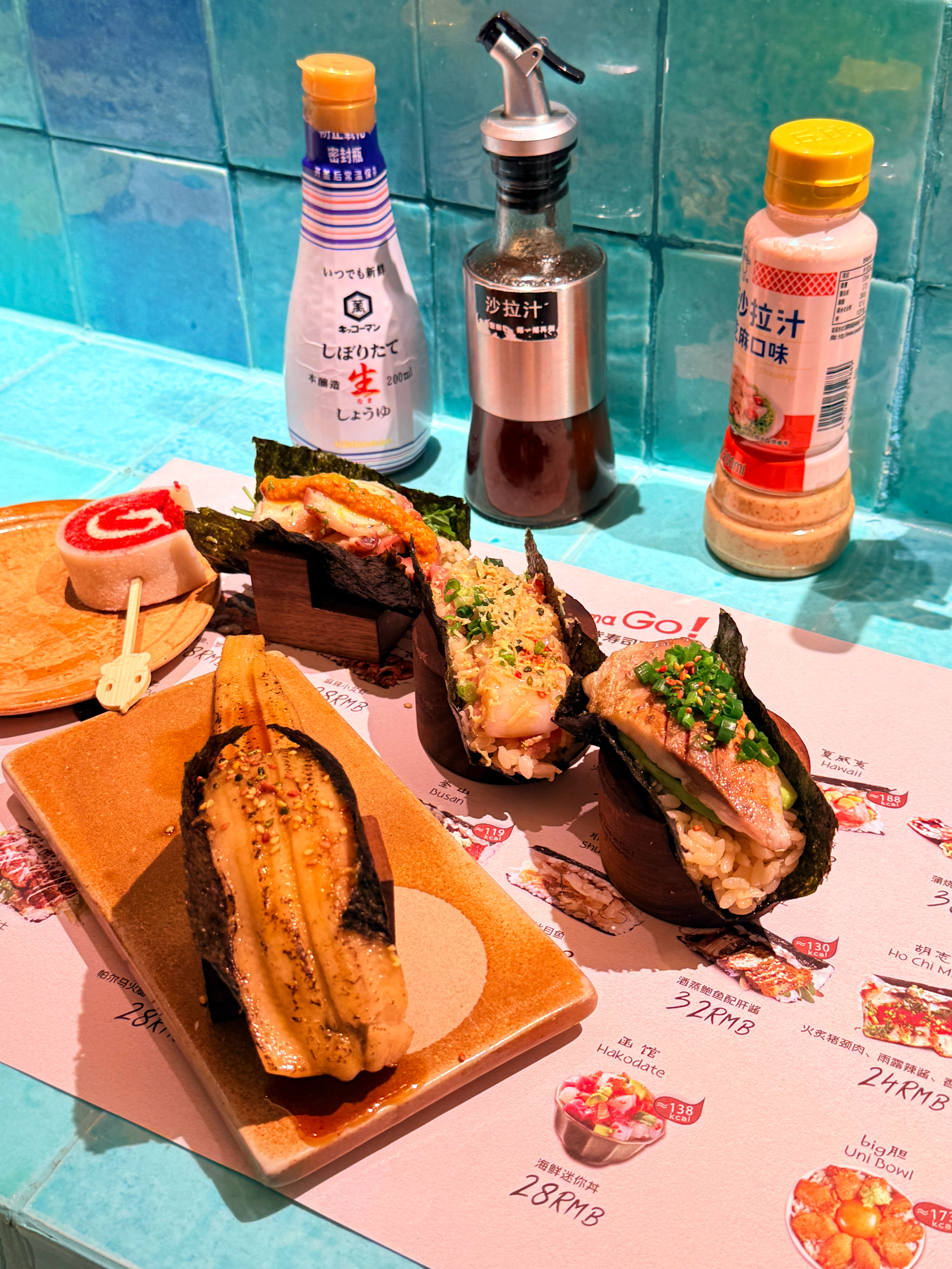 今天在国贸吃了很火的漂亮饭嘎嘎！第一家是创意韩餐，虽然名字带bakery，但感觉