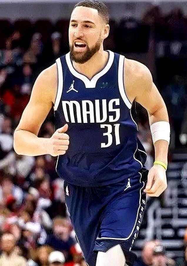 单场轰144分，独行侠杀疯了
 
没欧文，没浓眉，没弗拉格，一样把爵士按在地上。