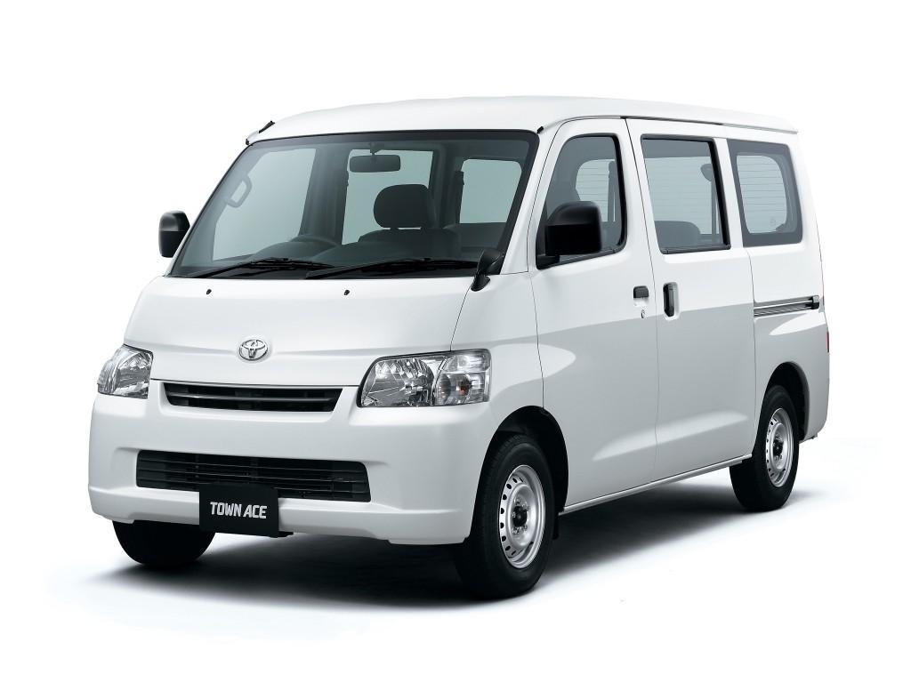 不少朋友说，一汽佳宝V80的原型车是这玩意儿——2007款丰田TownAce V
