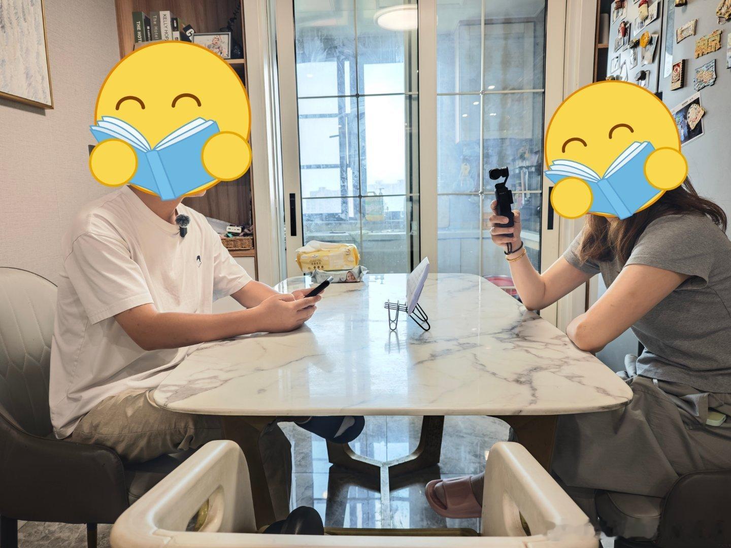 哈哈哈哈，新一期的vlog在拍了，素人演员硬生生被本导演逼成了奥斯卡影帝。阳光信