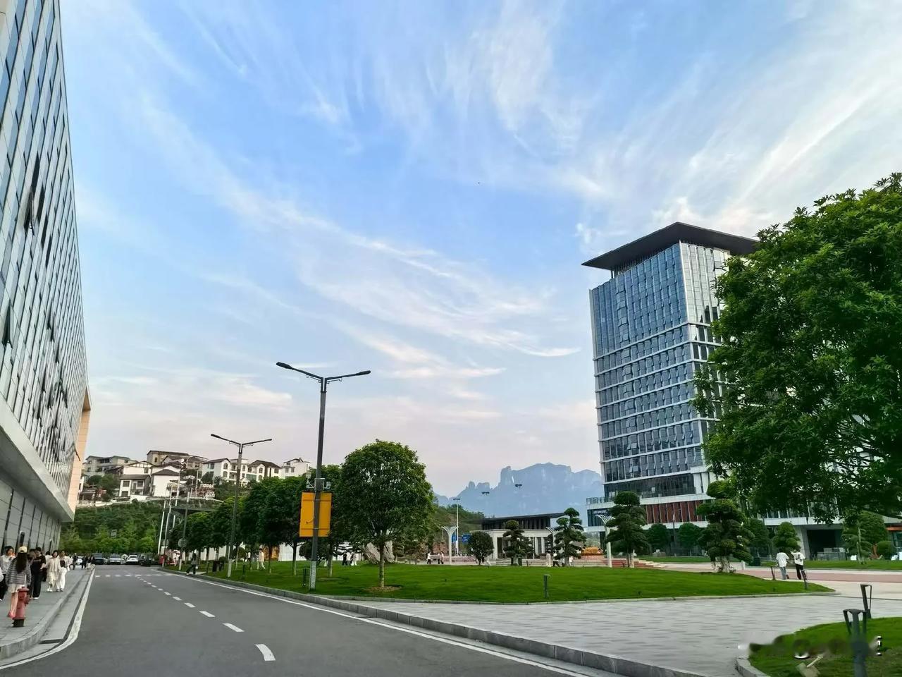 中国到底有多强，每个领域都有神一样的存在
中国外卖的佼佼者——美团； 
中国无人