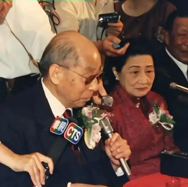 历史上的今天。2001年10月14日，少帅张学良去世，100+