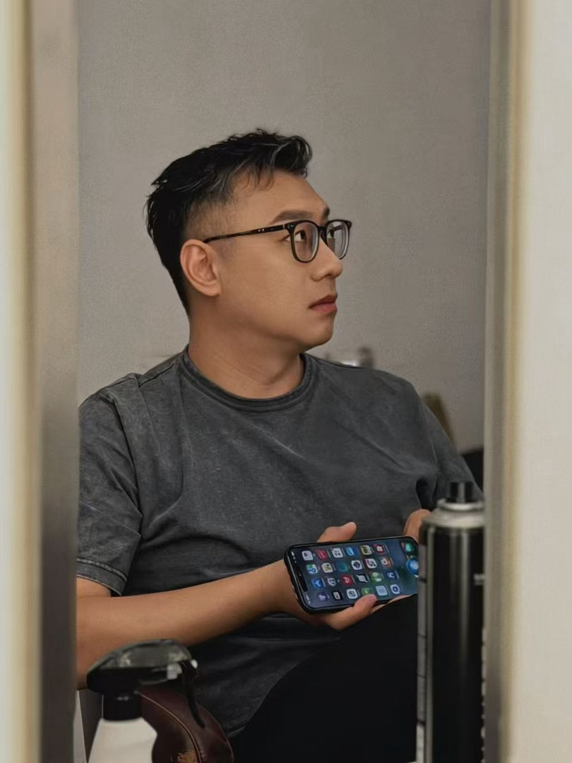 感谢各位老师帮我换头。 