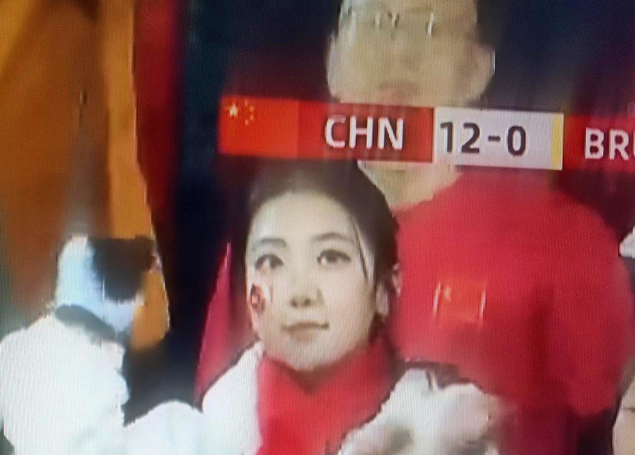 但是我还是第一次见国足一个球员一场球进6颗。
 

U17的小伙子们把球一次次送