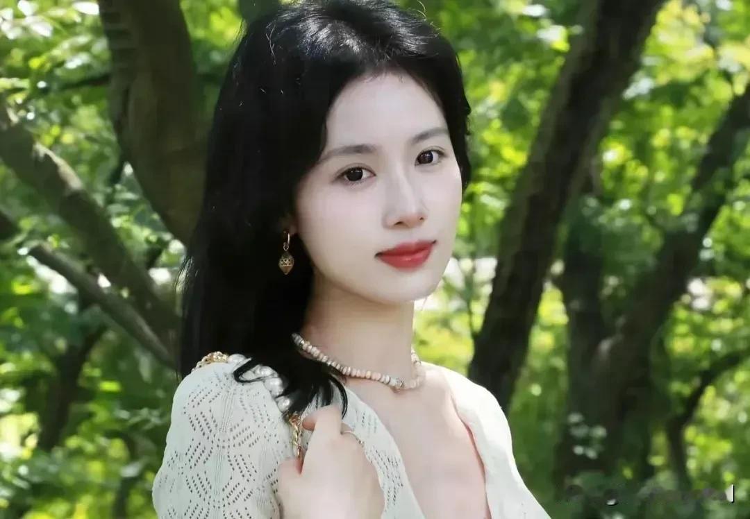 你觉得多少岁之后才算是大龄剩女
41岁大龄剩女的我，竟开始后悔了！我未婚未育，工