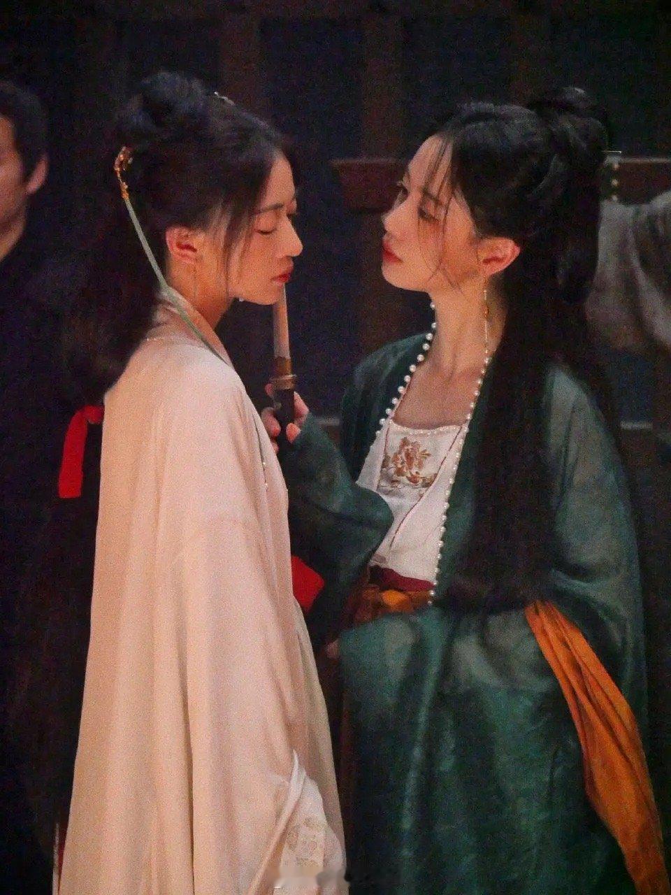 看完《墨雨云间》的美术后，再看《颜心记》的美术，于歪的美术团队是在哪里找到的，挺