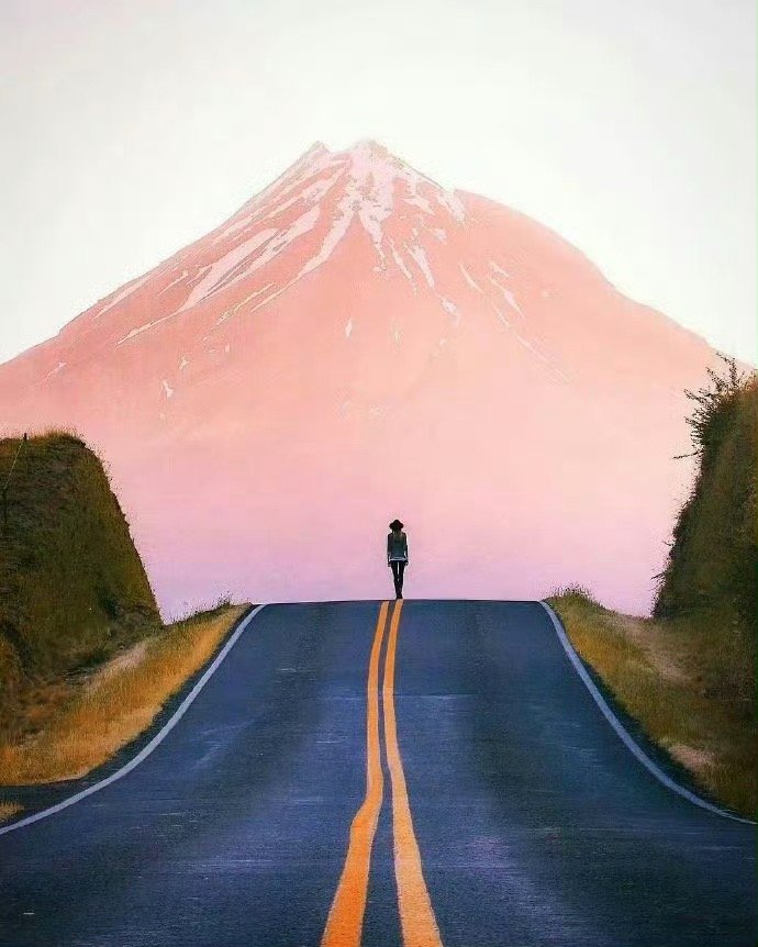 不要高估你和任何人的关系，更不要低估人性逐利的规则。做好自己，亲疏随缘。——杨绛