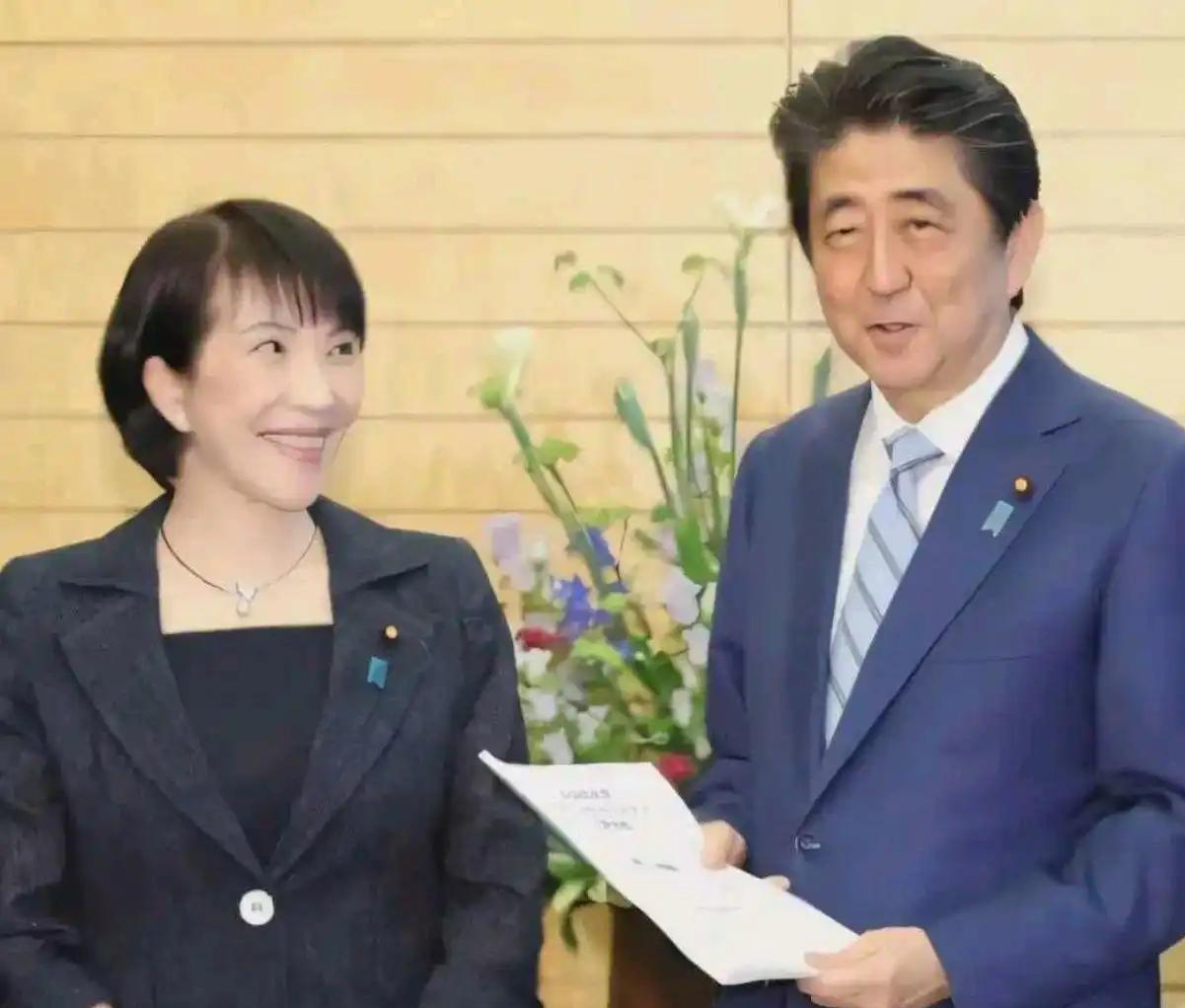 高市早苗是日本最右翼的政客吗高市早苗的祖上曾是侵华日军，高市早苗现在是反华的急先