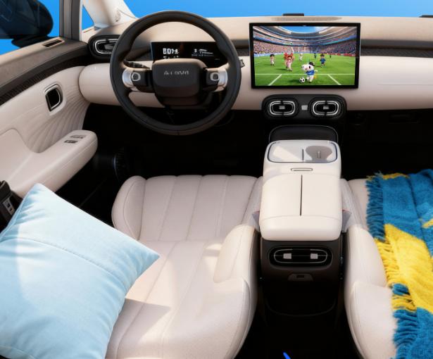 这款埃安UT的车内设计来说还是简单了一些，但是查看了一下官方建议的设计，原来头枕