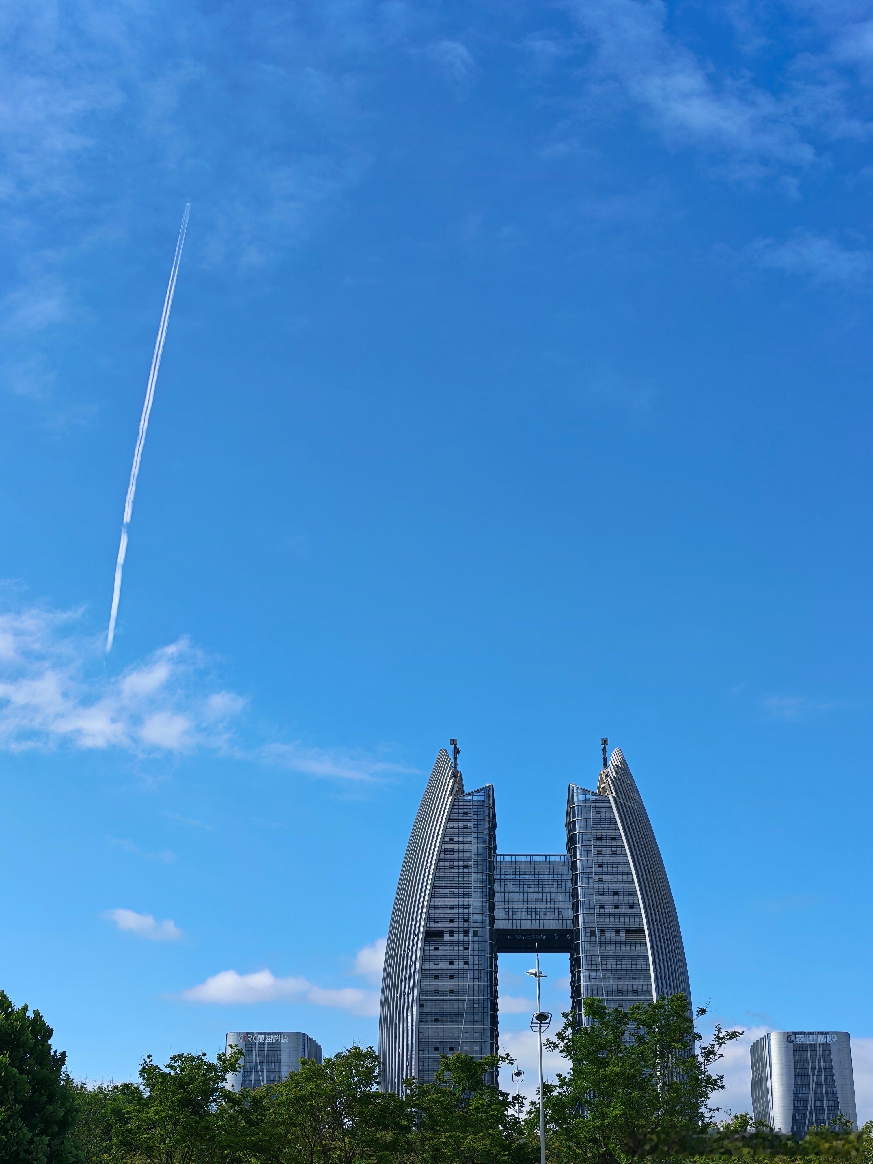 谁来帮我想个主题？Photo By  荣耀 Magic 8荣耀magic8 