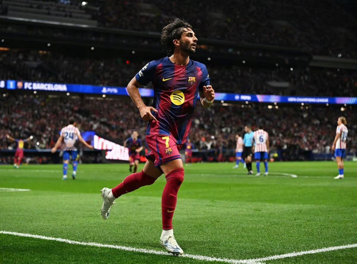 欧冠联赛每体：费兰打出赛季巅峰表现，被换下后难掩怒火据《每日体育报》报道，欧冠1