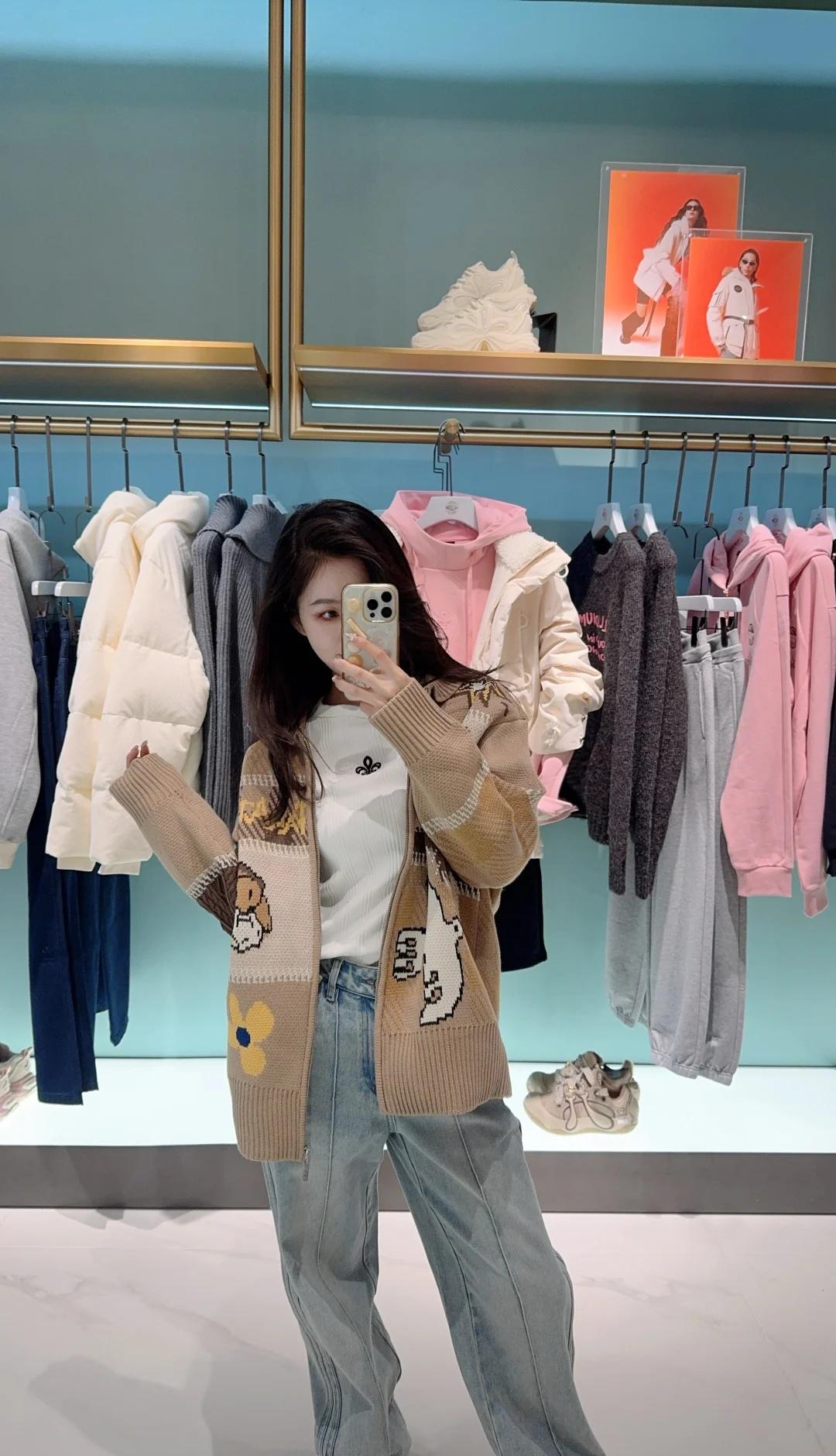 近日少年感穿搭 来自敖瑞鹏代言…
最近迷上Palladium帕拉丁的衣服了
真的